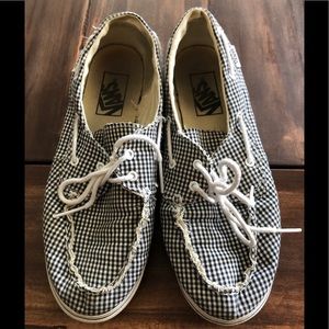 VANS UNISEX black & white tie/slip on shoes 6/7.5